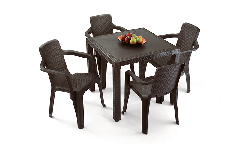 MUEBLES Y JARDÍN<br>